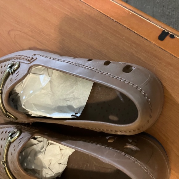 Floafers - Picture 2 of 4